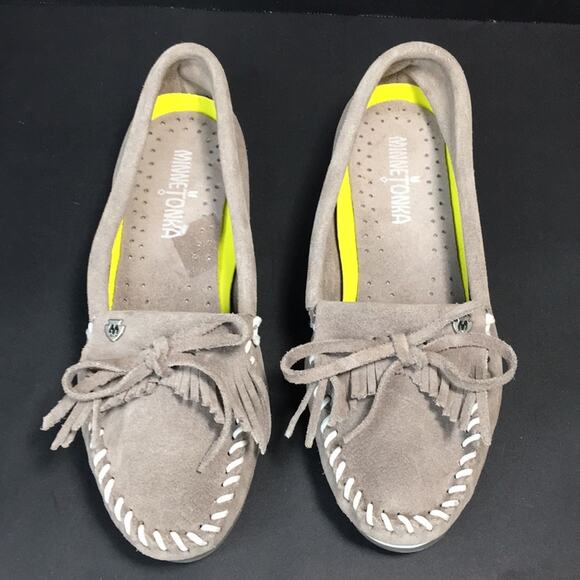 Minnetonka Kilty Plus‎ Hard sole Moccasins Gray Suede Women's Size 6 - Picture 1 of 12
